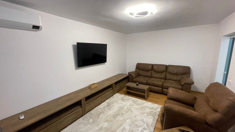 Drumul Taberei, Auchan