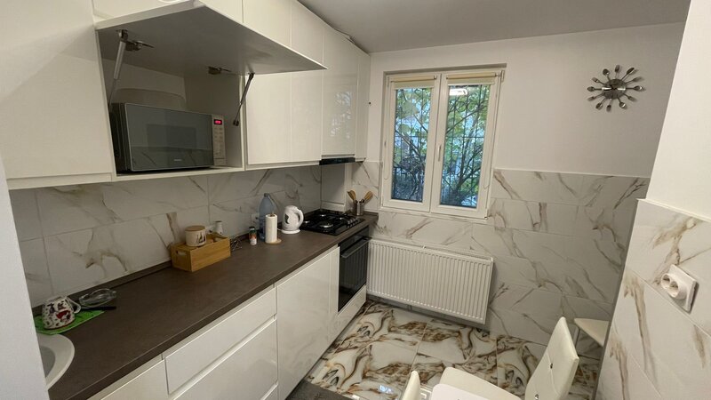 Drumul Taberei, Auchan