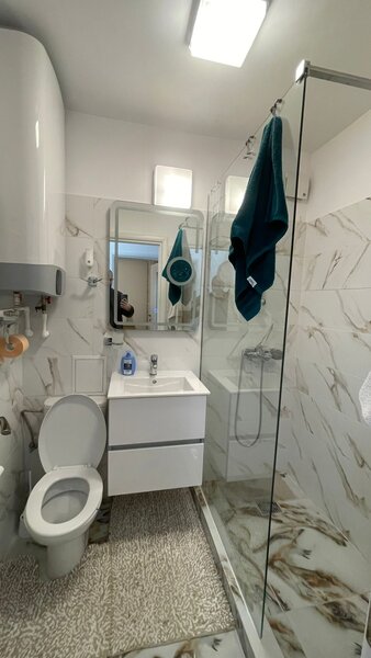 Drumul Taberei, Auchan